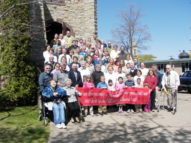 Congregation on steps 2020